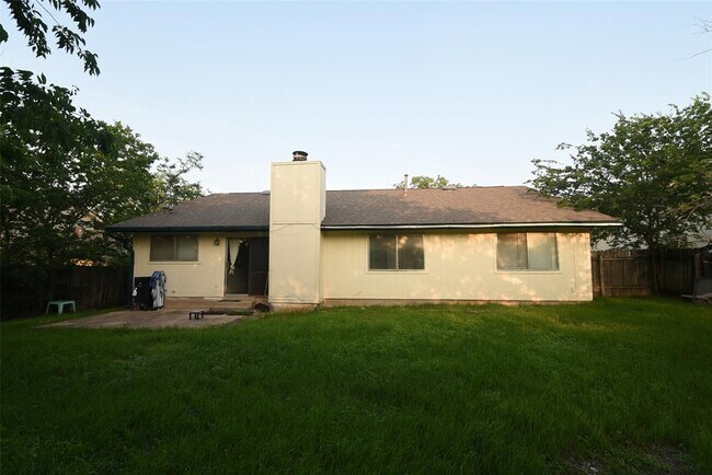 Building Photo - 410 Splitrock