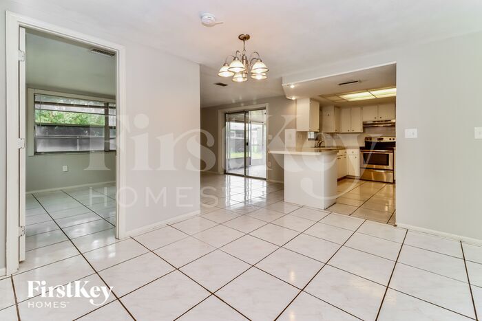 Building Photo - 7240 Rosarian Dr