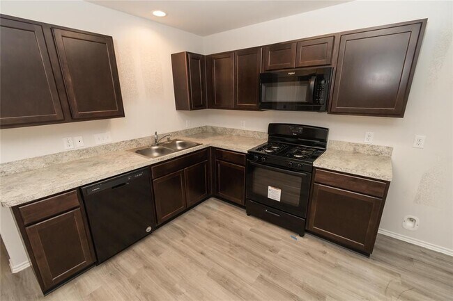 Building Photo - 4903 Banyan Tree Trl