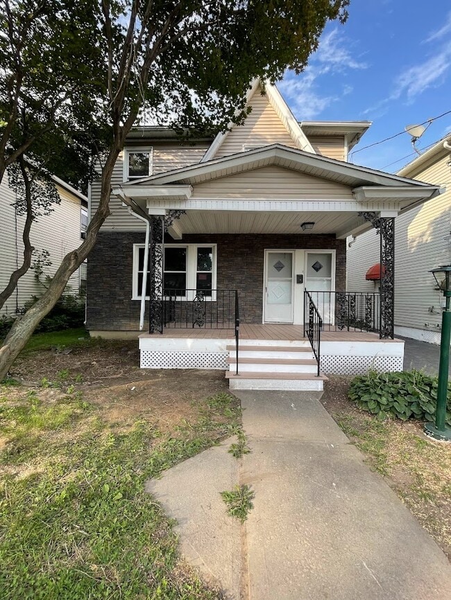 Building Photo - 111 Maffett St