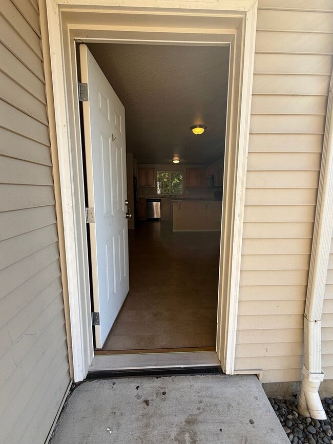 Building Photo - 3 Bedroom/2.5 Bath Home in the Carter Park...