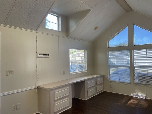 Building Photo - 36010 Sand Rd