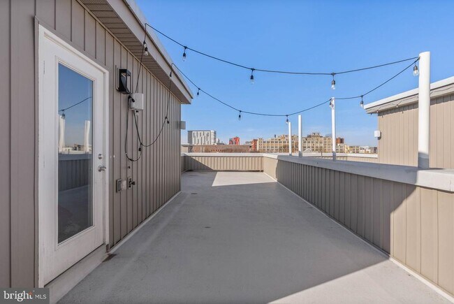 Building Photo - 1753 N Marshall St