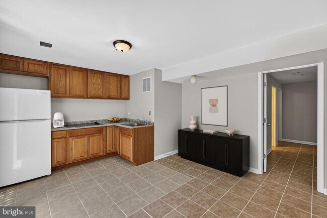 Building Photo - 2103 Sayan Ct