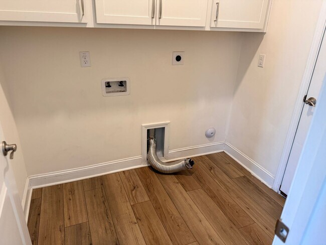 Building Photo - Charming & Spacious Home for Rent in Quiet Franklinton Neighborhood