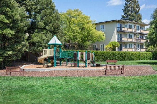 Building Photo - 1850 Sand Hill Rd