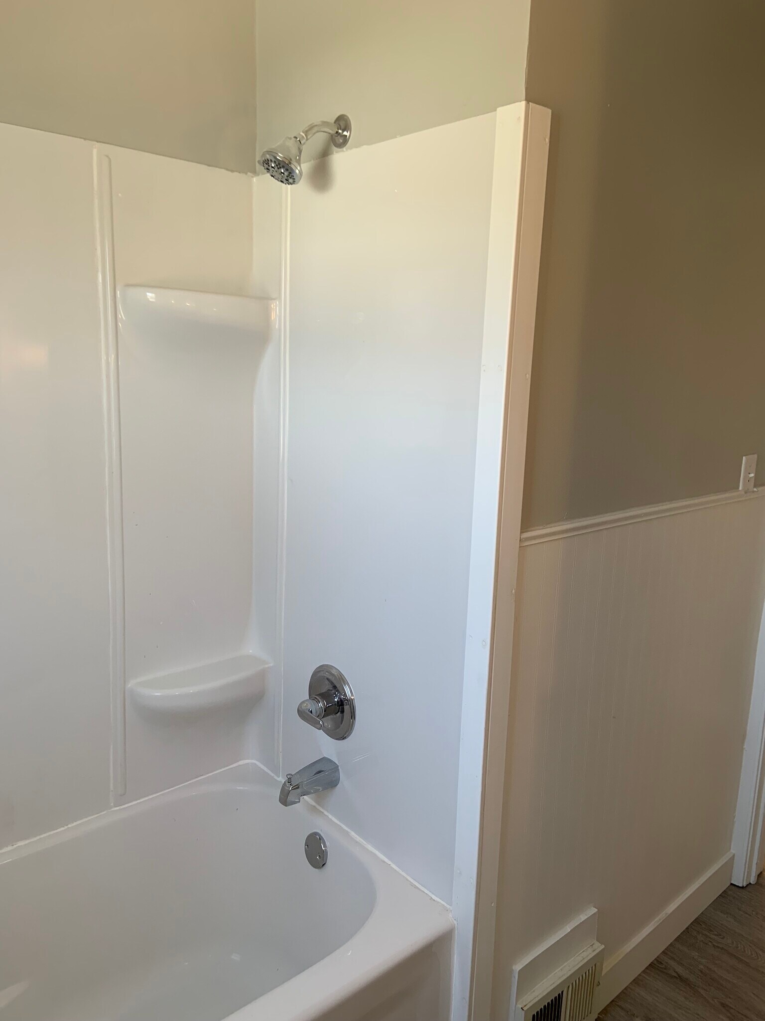 Building Photo - 343 E Lakewood Blvd