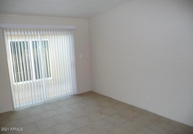 Building Photo - 7110 N 68th Ave