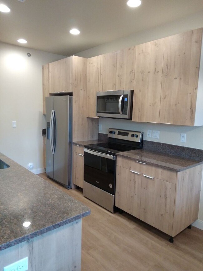 Building Photo - 200 E Malibu Dr