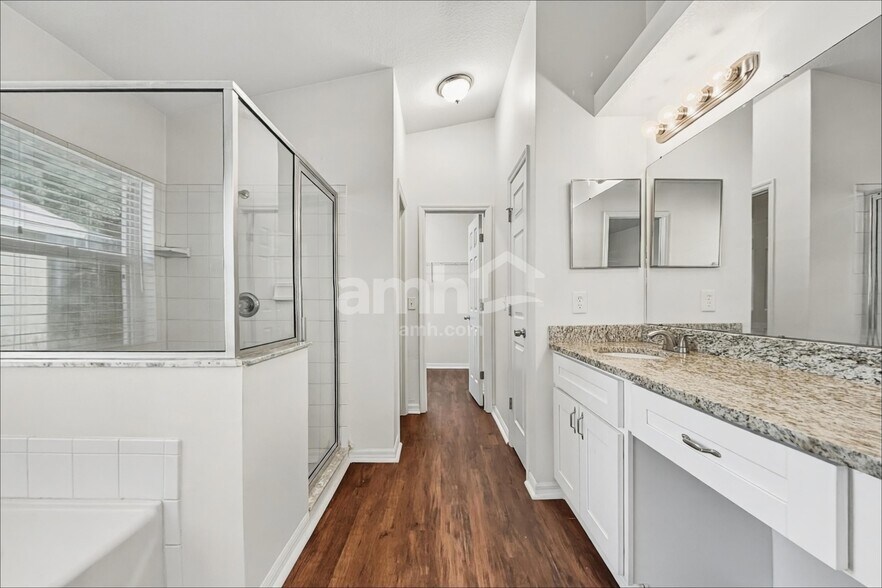 Building Photo - 1443 Baythorn Dr