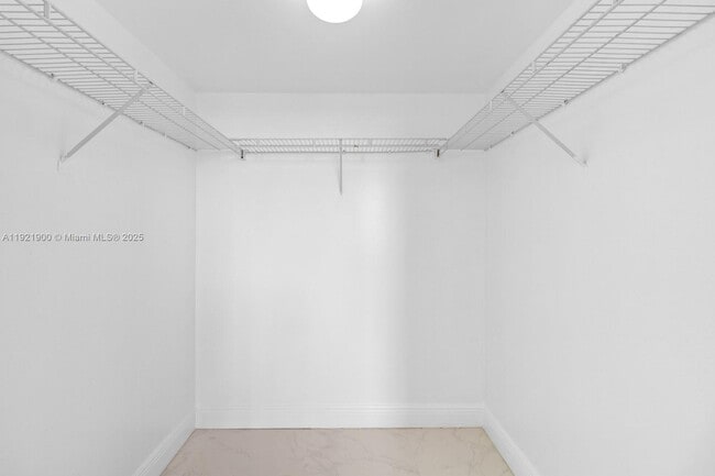 Building Photo - 3000 Coral Wy