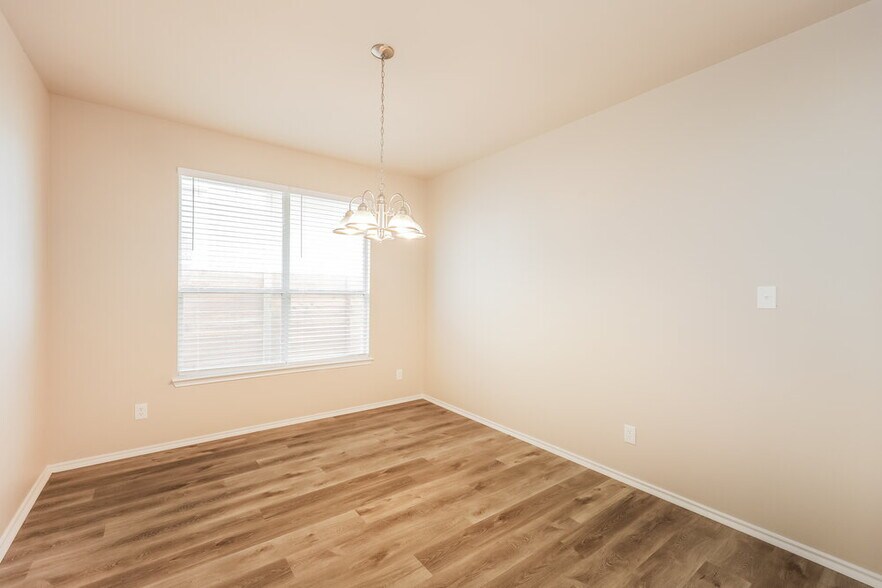 Building Photo - 11615 Tahoka Daisy