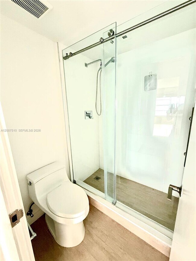 Building Photo - 11111 Biscayne Blvd