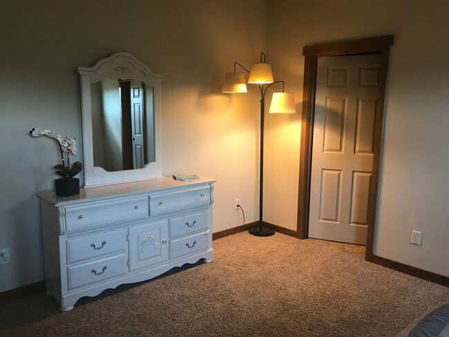 Building Photo - Single Family Home for Rent in Bozeman