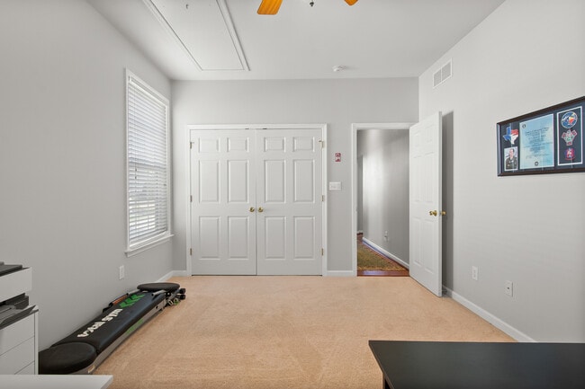 Building Photo - 49 Humphreys Dr