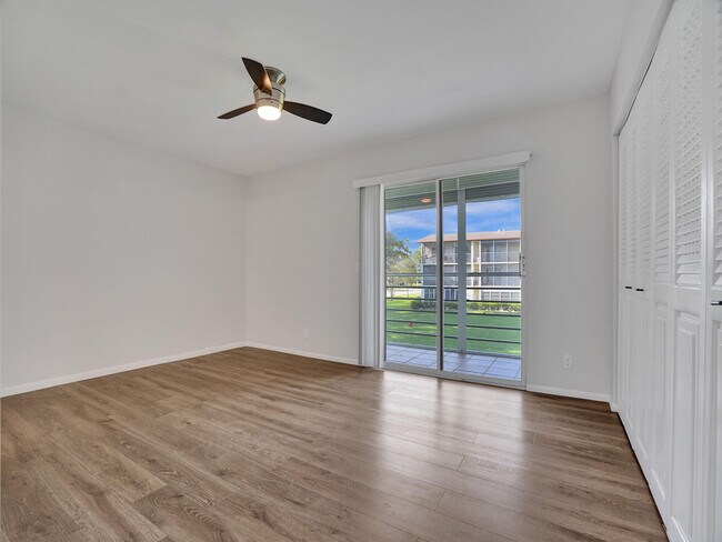 Building Photo - 17 Mansfield F