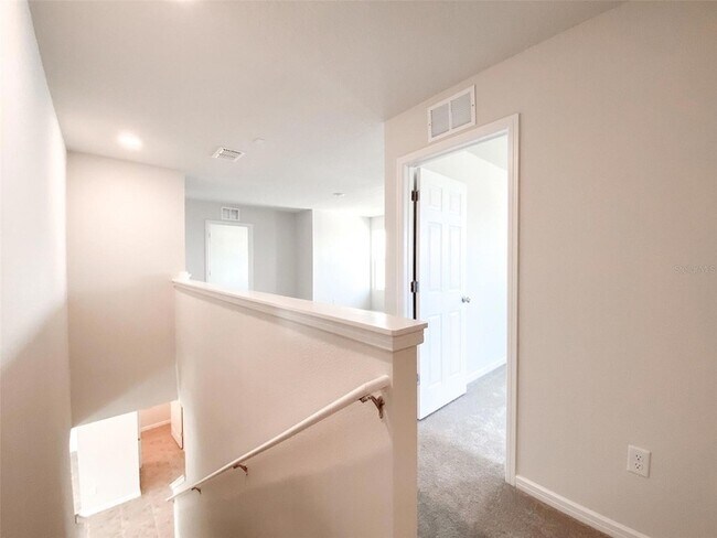 Building Photo - 1564 Aspen Ave