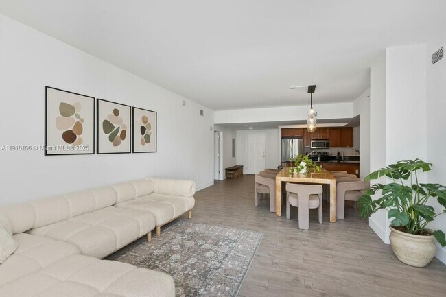 Building Photo - 4100 Salzedo St