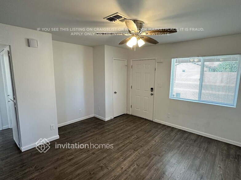 Building Photo - 1631 W Helena Dr
