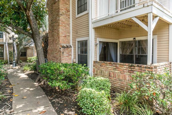 Building Photo - 2300 Old Spanish Trl