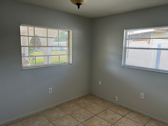 Building Photo - 4903 24th St W