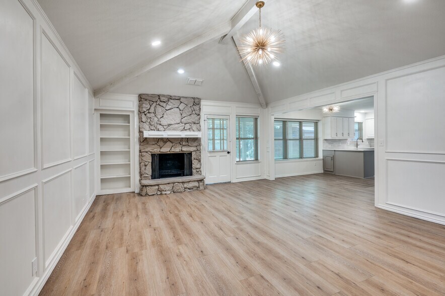 Building Photo - 1015 De Pauw Dr