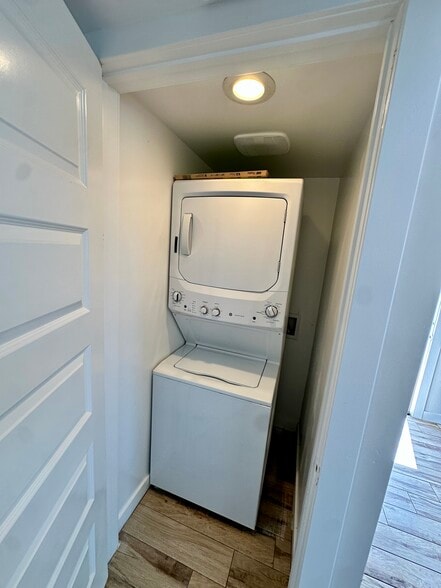 Building Photo - 2308 N 28th PL