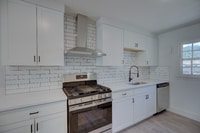 Building Photo - 1341 E 39th St
