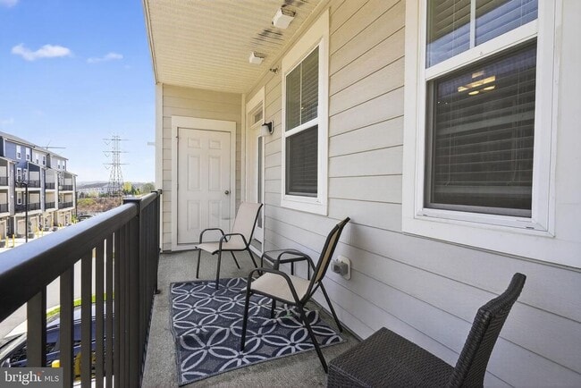 Building Photo - 14937 River Walk Way