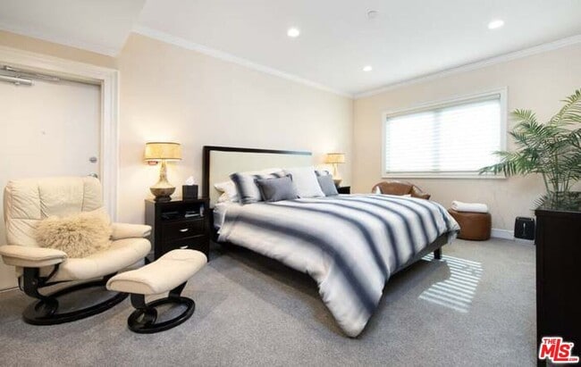 Building Photo - 918 S Wooster St