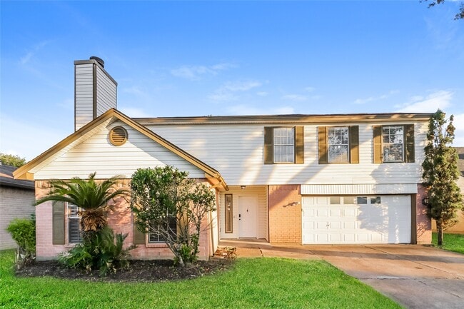 Primary Photo - 14815 Oak Pines Dr