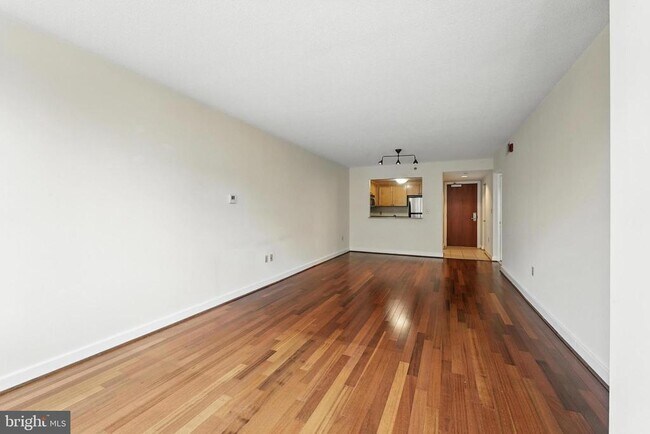 Building Photo - 1150 K St NW