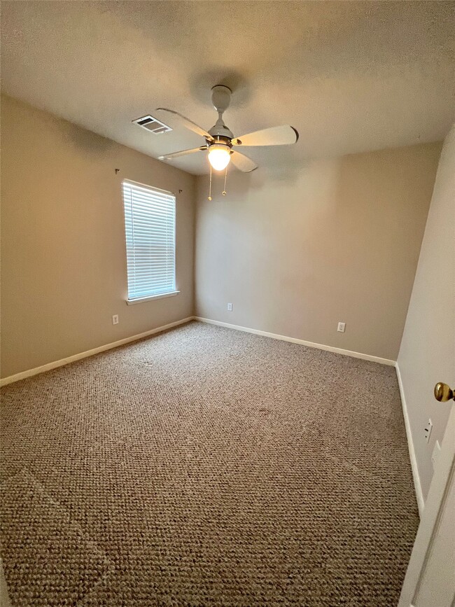 Building Photo - 7535 Park Bend Ln