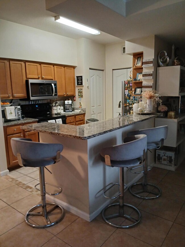 Building Photo - 9833 Baywinds Blvd