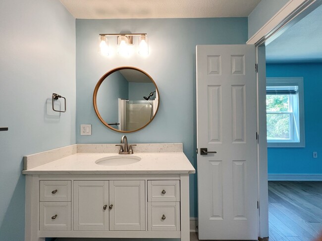 Building Photo - SEE IT NOW: Fully Renovated 4-Bedroom Ranc...