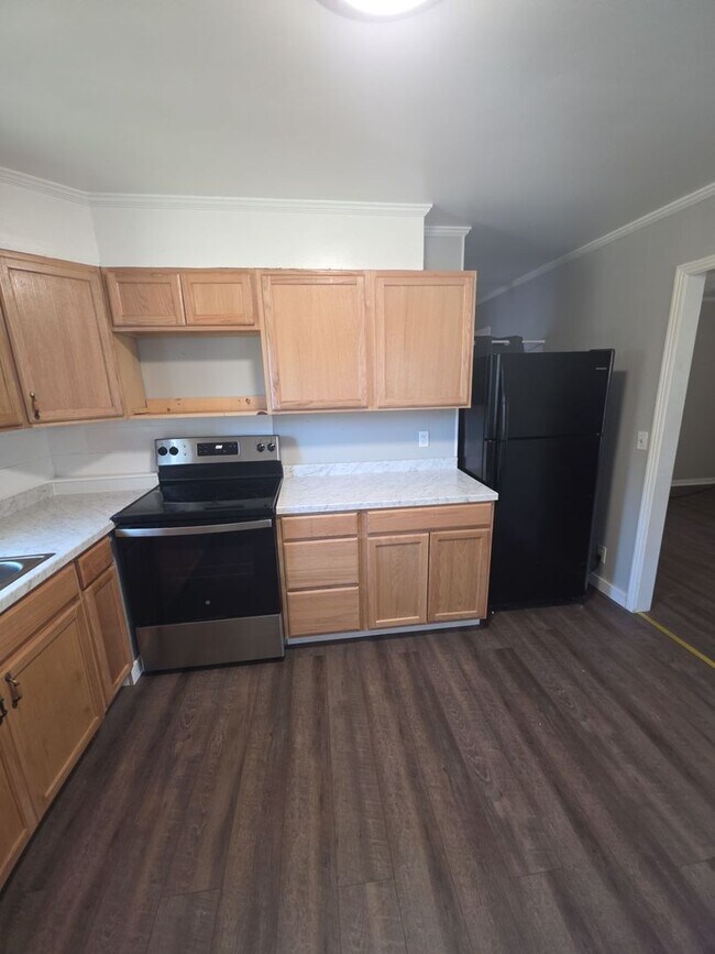 Building Photo - 117 Lynn Dr