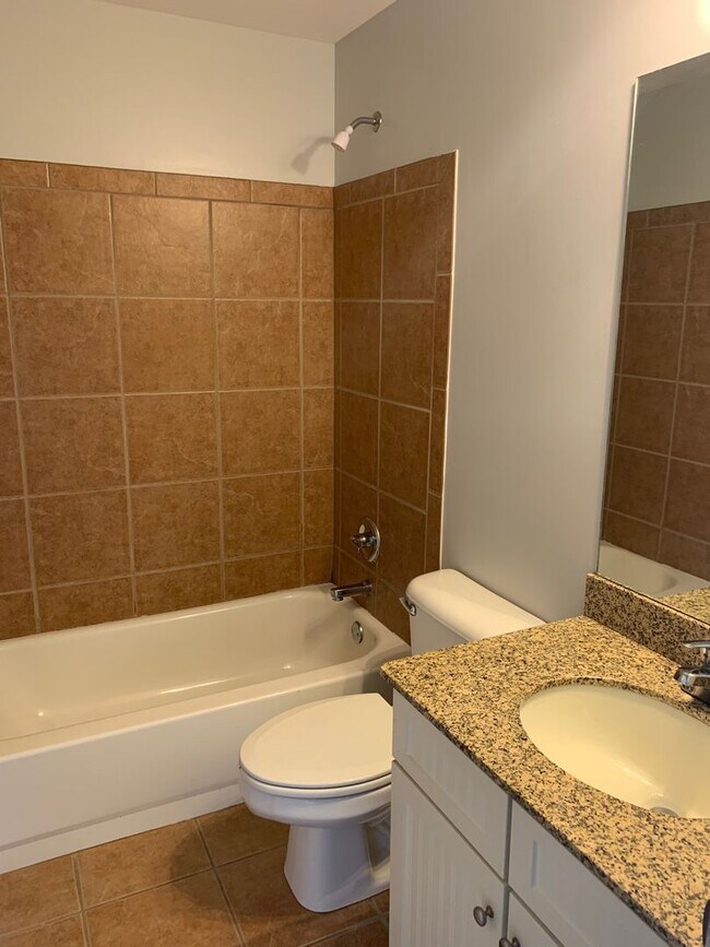 Building Photo - Lovely Eastside Townhome Condo Near Vet School- 3BR/3BATH!