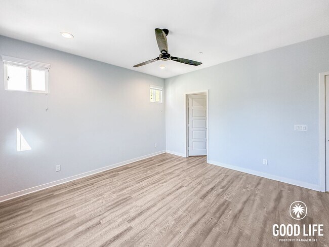 Building Photo - SD: Modern 3BD/3.5BA Townhome in Otay Ranch with Bonus Room, Private Patio & Whole-Home Water Sof...