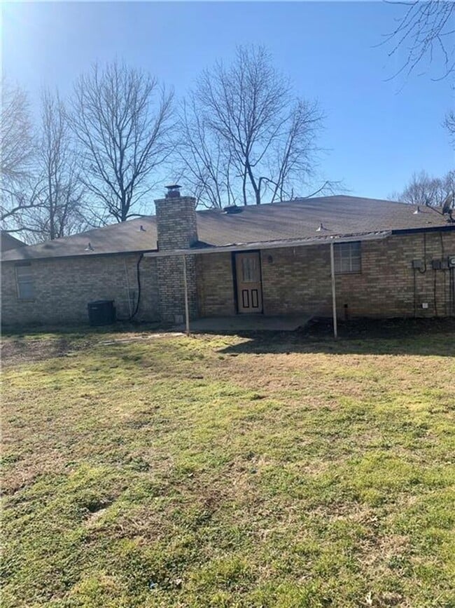 Building Photo - Charming Home with Open Kitchen, Fireplace & 2-Car Garage