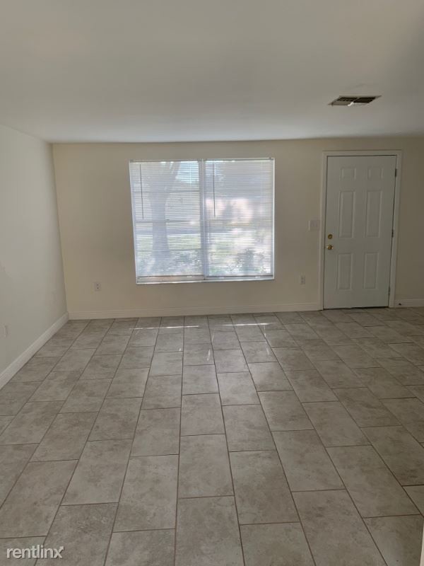 Building Photo - 6929 Julia Ct