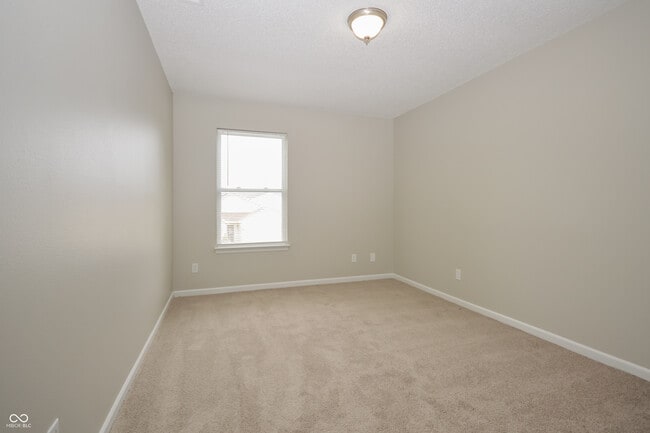Building Photo - 2265 Shadowbrook Dr