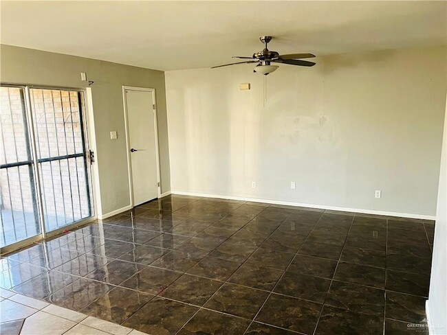 Building Photo - 817 Marinel Ln