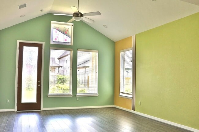 Building Photo - 17631 Carnation Gln Dr