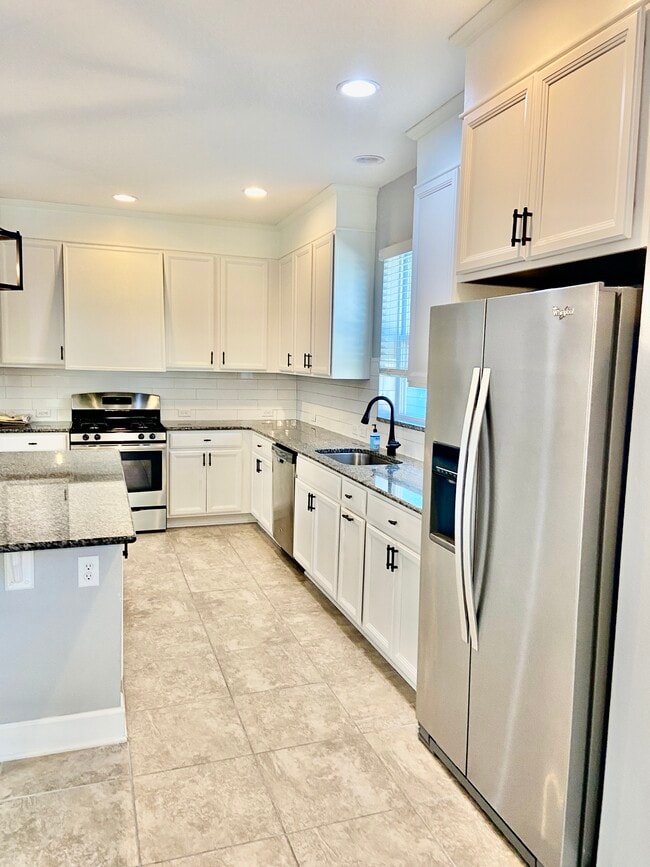 Building Photo - 30 Paradise Valley Dr