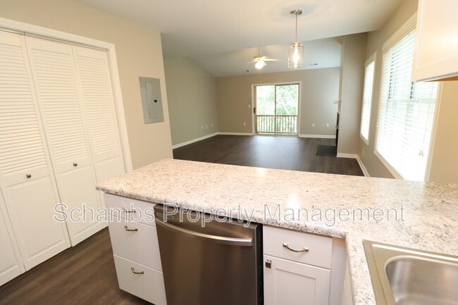 Building Photo - 2023 Bulon Dr