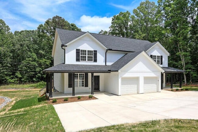 Primary Photo - Luxury Townhouse in Sherrills Ford