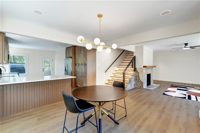 Building Photo - 458 Shannon Dr SW