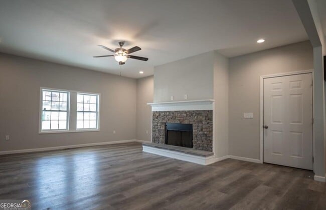 Building Photo - 2446 Remington Dr