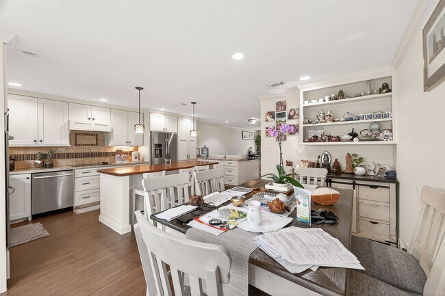 Building Photo - 12705 Huntingwick Dr