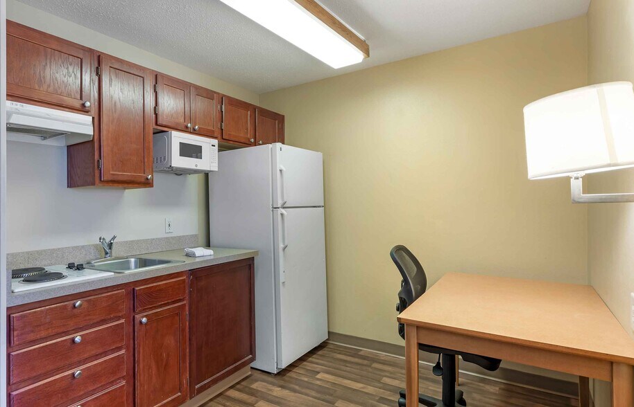 Building Photo - Furnished Studio-Denver - Aurora North